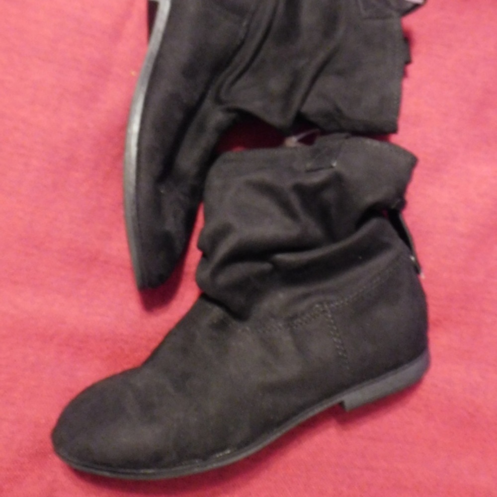 CAT AND JACK FLAT BOOTS NWOT